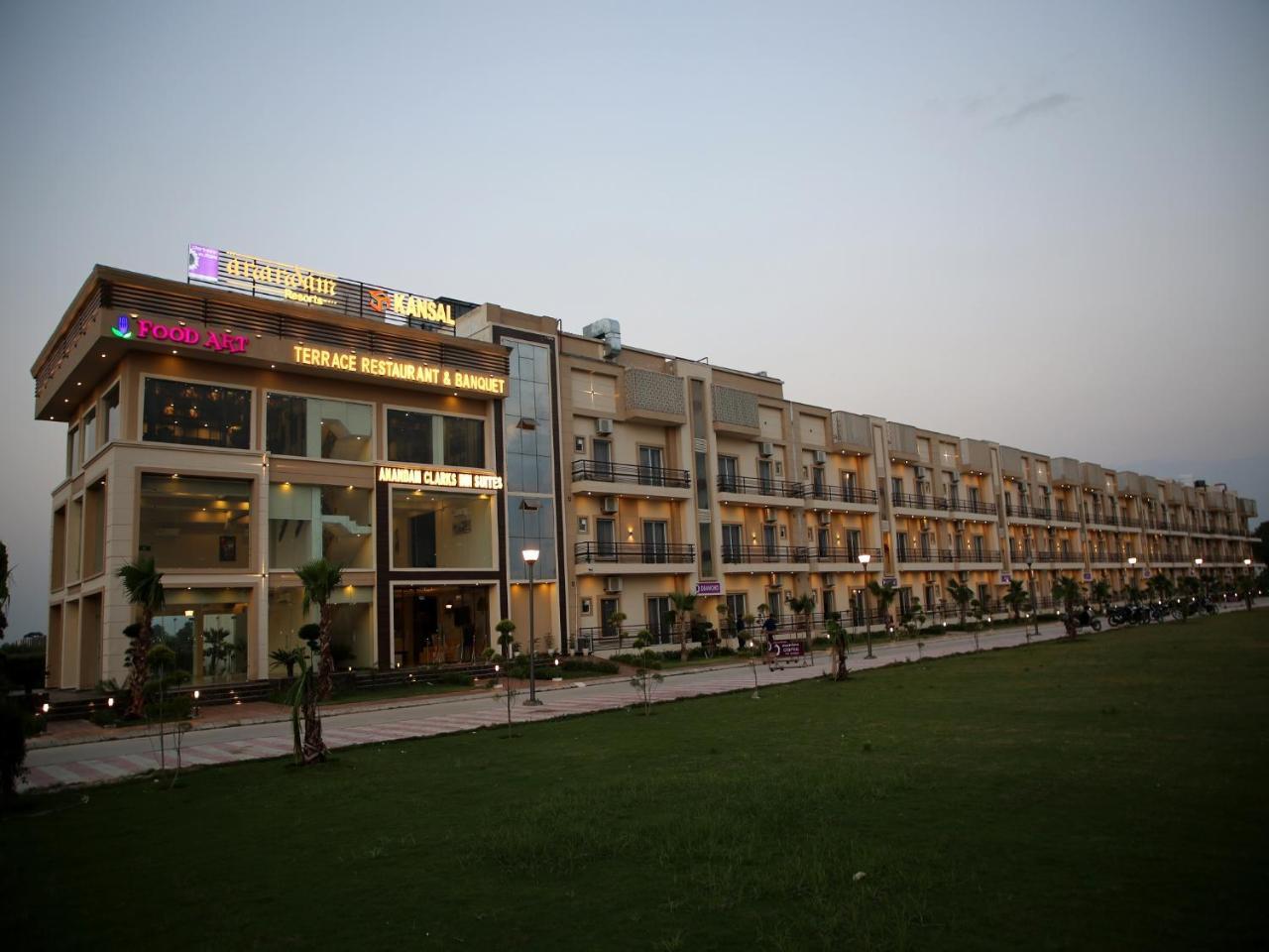 Anandam Clarks Inn Suites Вриндавана Экстерьер фото